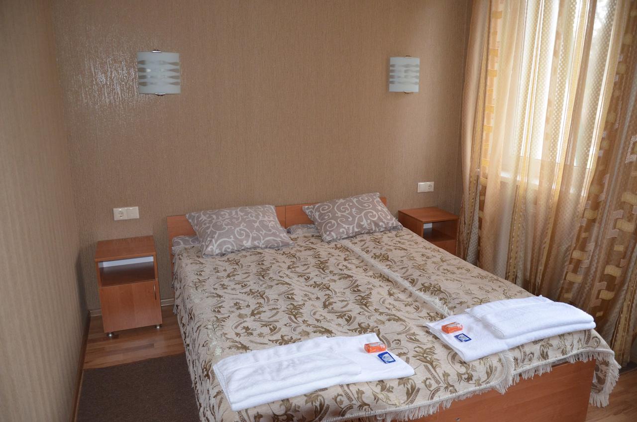 Atlant Hotel Ostroh Ruang foto
